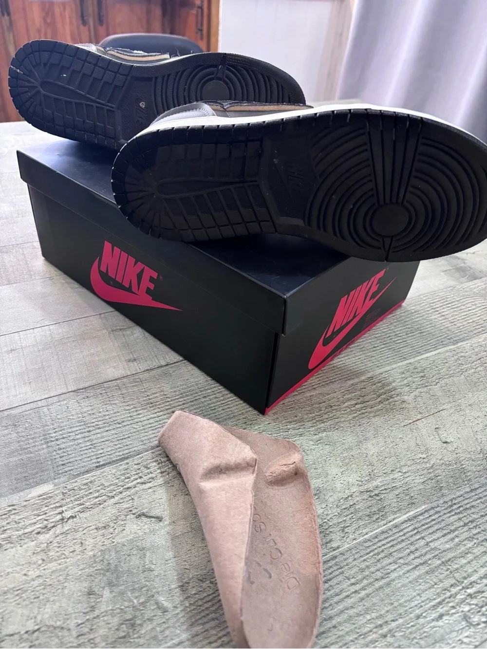 Air Jordan 1 Retro Low OG Ex ‘Dark Smoke Grey’